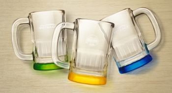 Canecas Outback ganham três cores em nova promoção para clientes